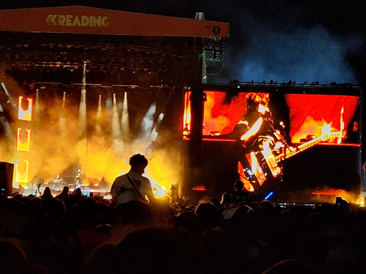 Single Reviews 26/04/2025