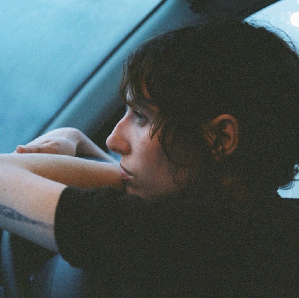 Exploring Clara Mann’s Captivating Debut Album ‘Rift’