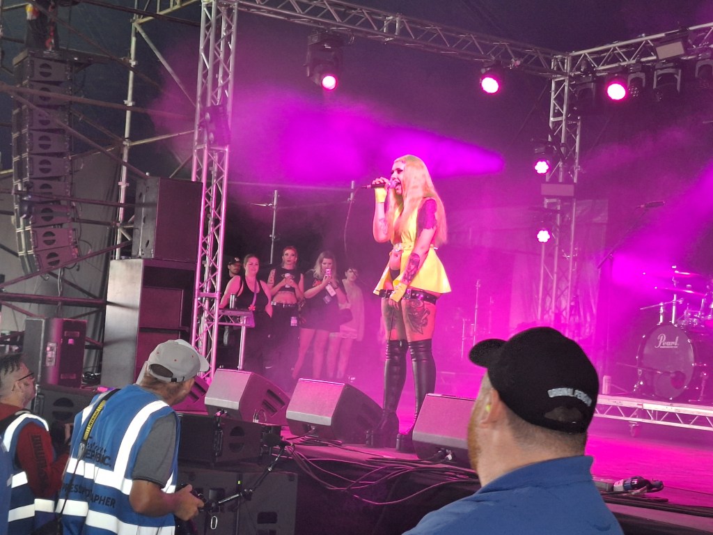 Single Reviews 17/05/2025