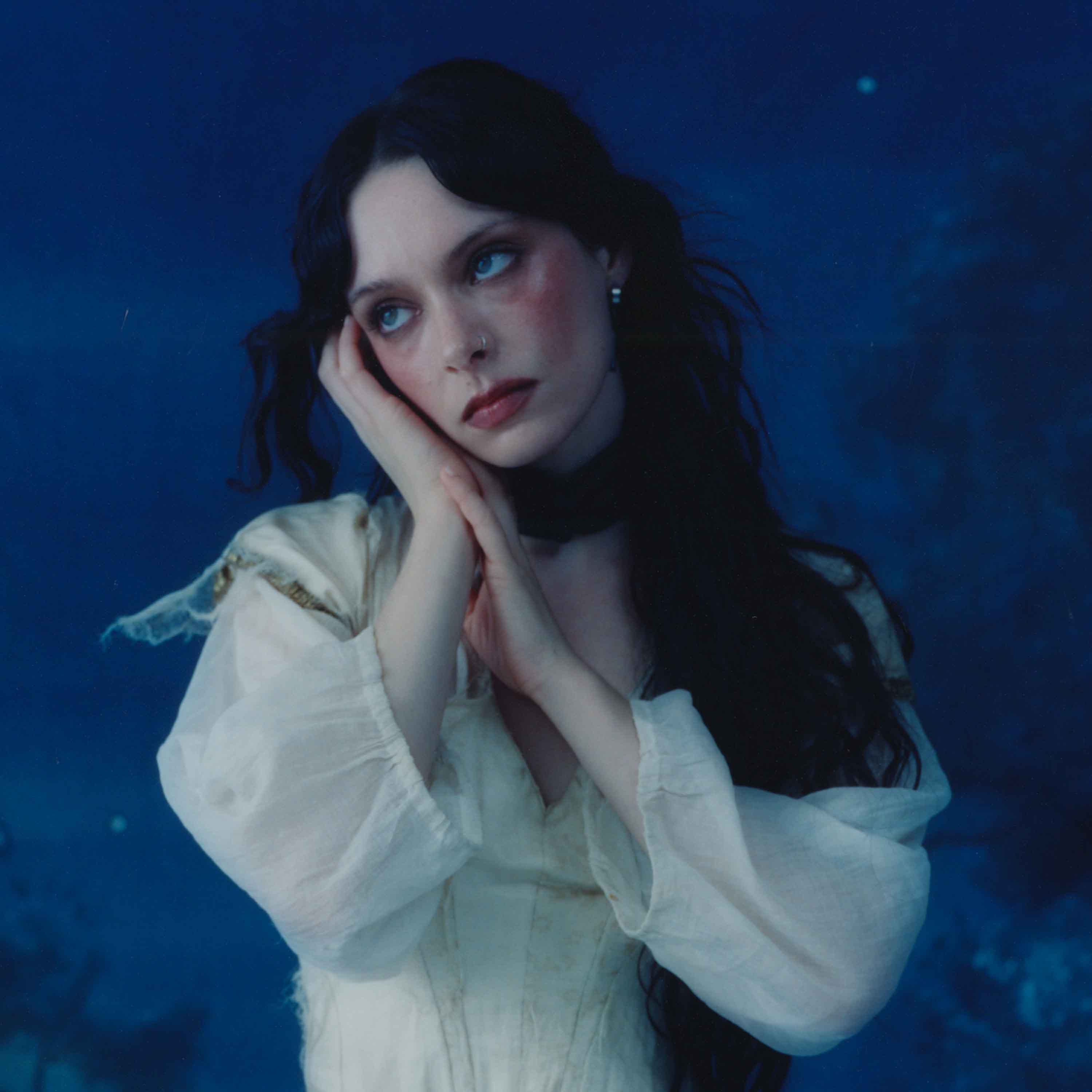 Holly Humberstone’s Stunning New Album: Cruel World Review